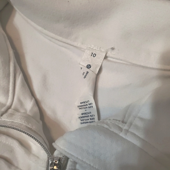 Lululemon Run: Your Heart Out Pullover. Thumbholes. White. Size 10. - Picture 7 of 13